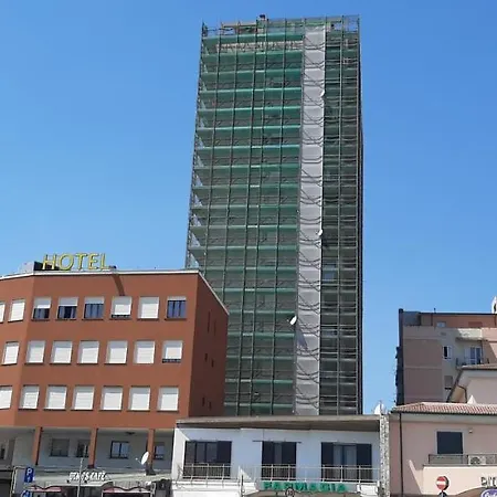 Fronte Porto Turistico אולביה